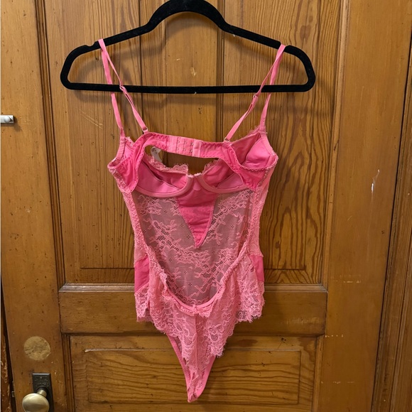 Lovers and friends Arielle bodysuit in rose - Picture 8 of 8